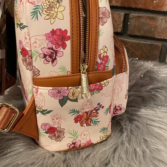 BNWT LOUNGEFLY DISNEY Princess Floral Backpack main image 7